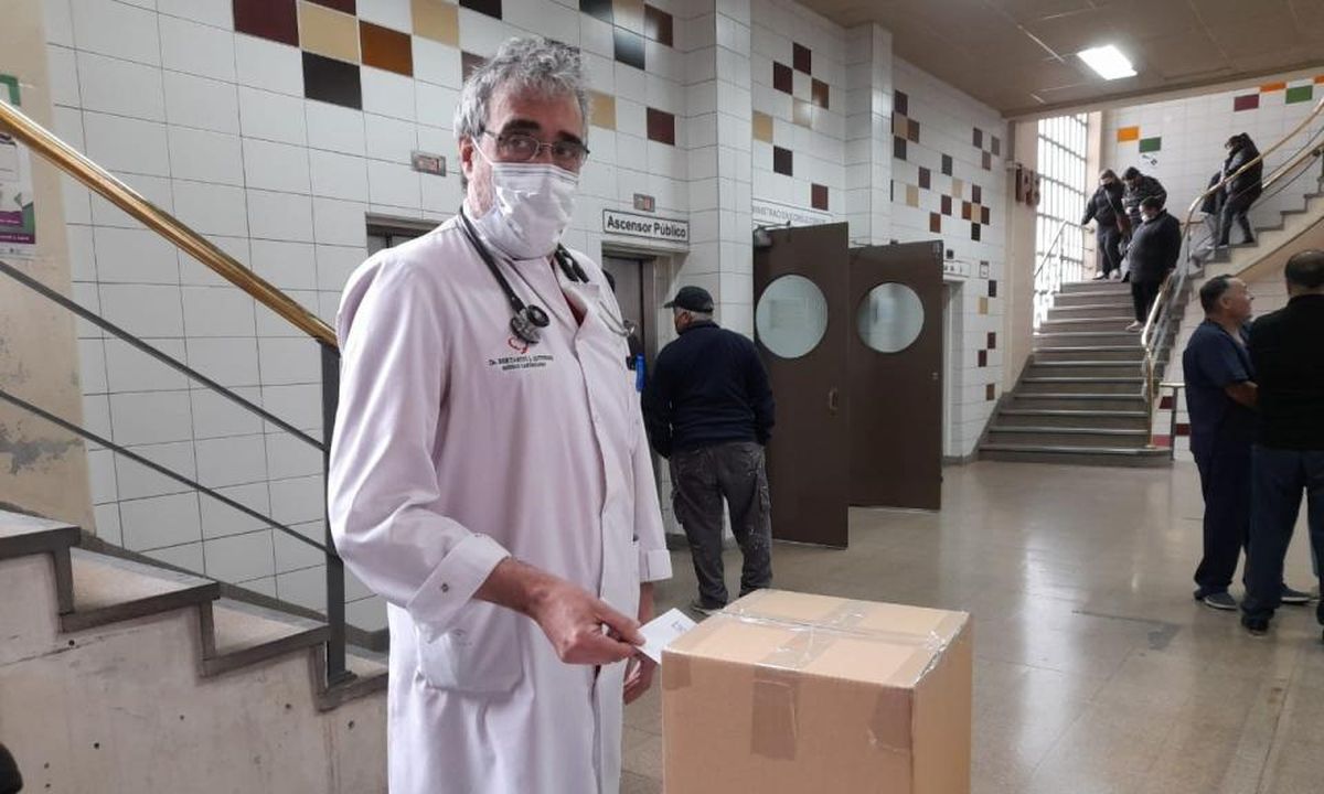 Ampros hizo una consulta y ganó el sí.
