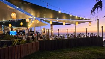 El restaurante que es uno de los mejores ubicados en la playa de Reñaca El restaurante que es uno de los mejores ubicados en la playa de Reñaca