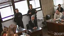 El juez federal Walter Bento sentado frente al Tribunal.