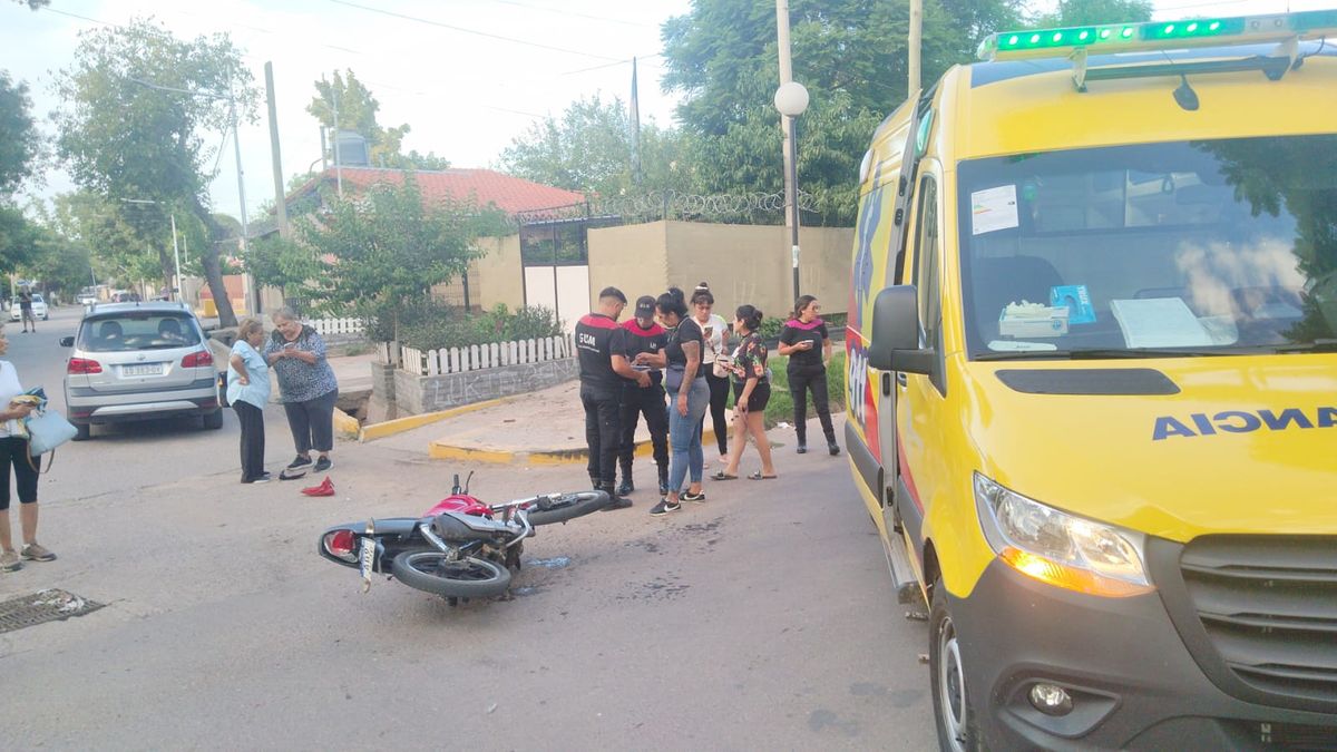 Una nena de 9 años resultó herida tras un accidente entre una moto y un auto