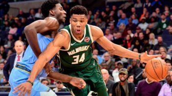 Milwaukee Bucks y Giannis Antetokounmpo son la sensación de la NBA