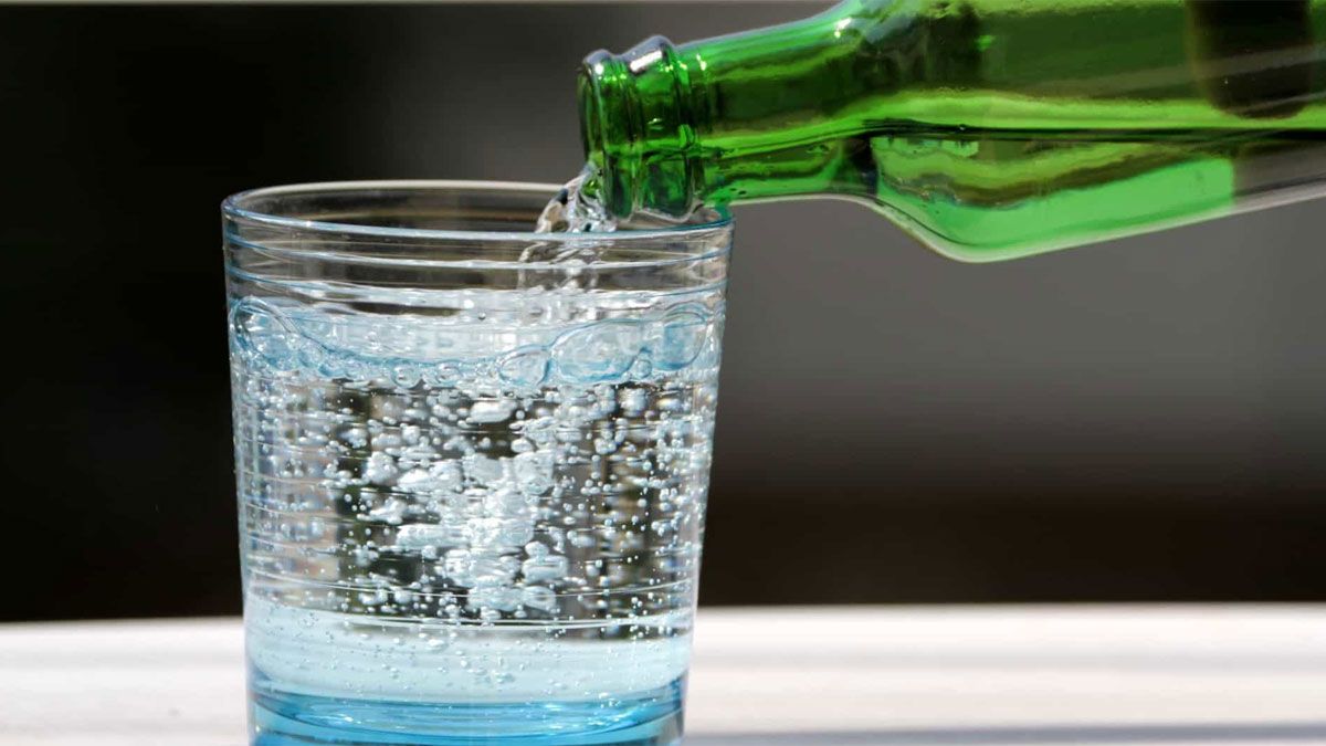 Hay muchos tipos de agua para el consumo humano. Cada una se diferencia de otra por su composición.