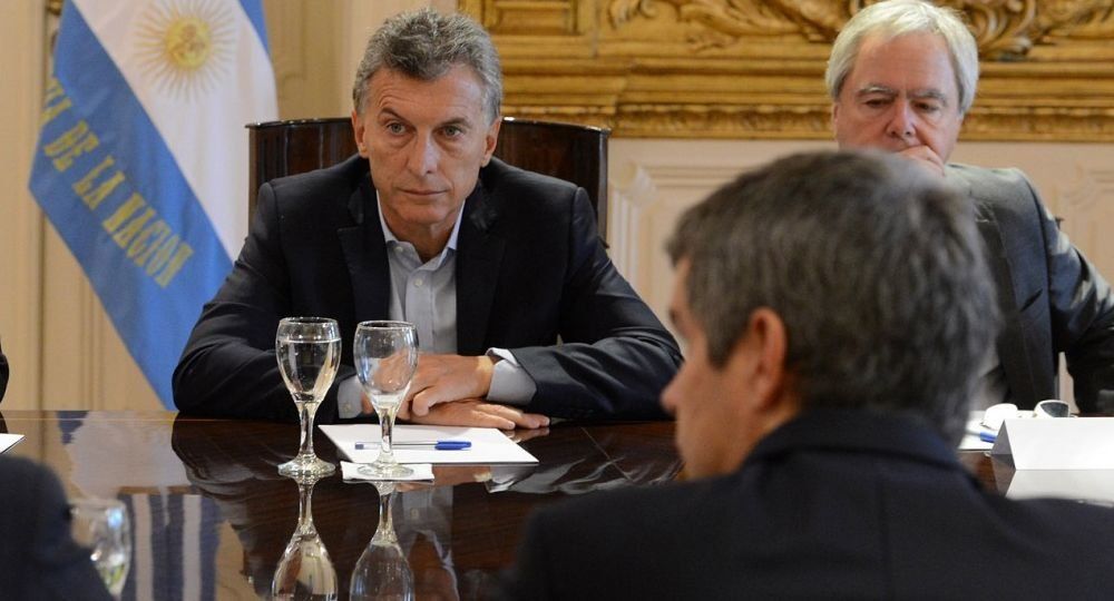 Cumbre por Ganancias: siguen las negociaciones entre Macri y la oposición