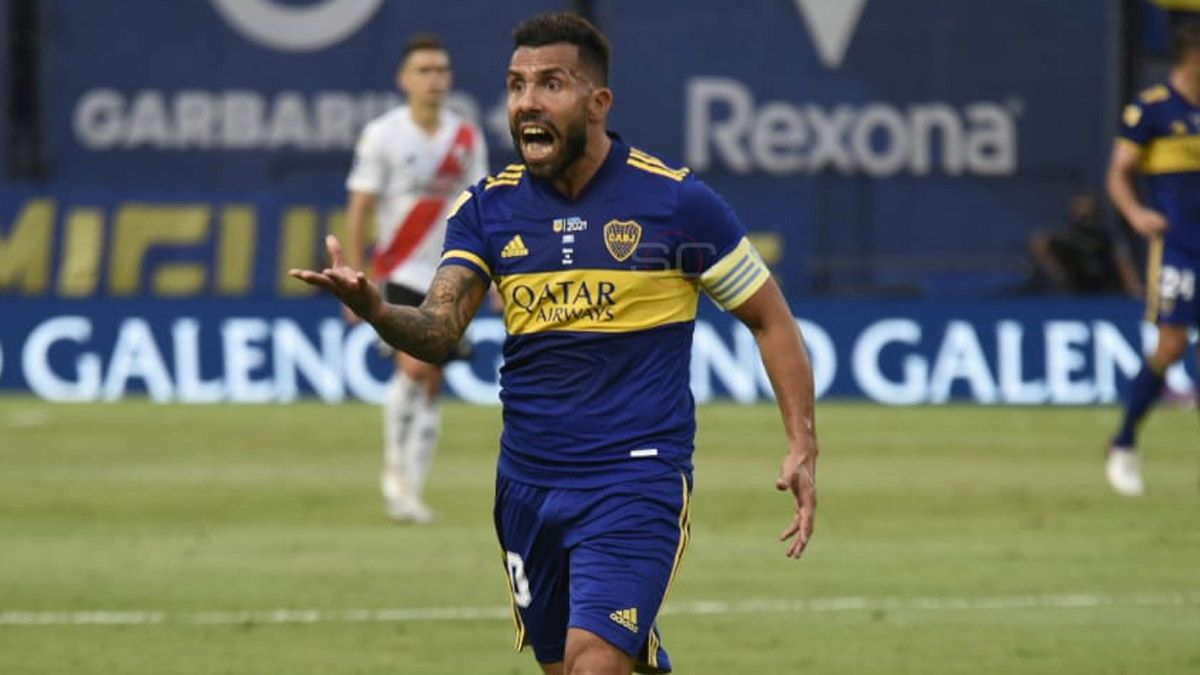 Armani le ganó un duelo increíble a Tevez