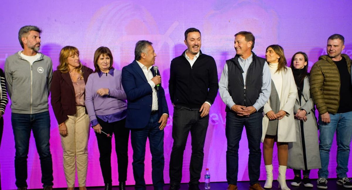 Los candidatos de Cambia Mendoza se mostraron unidos al término de las PASO del domingo y tras conocerse los resultados. Los candidatos de Cambia Mendoza se mostraron unidos al término de las PASO del domingo y tras conocerse los resultados.