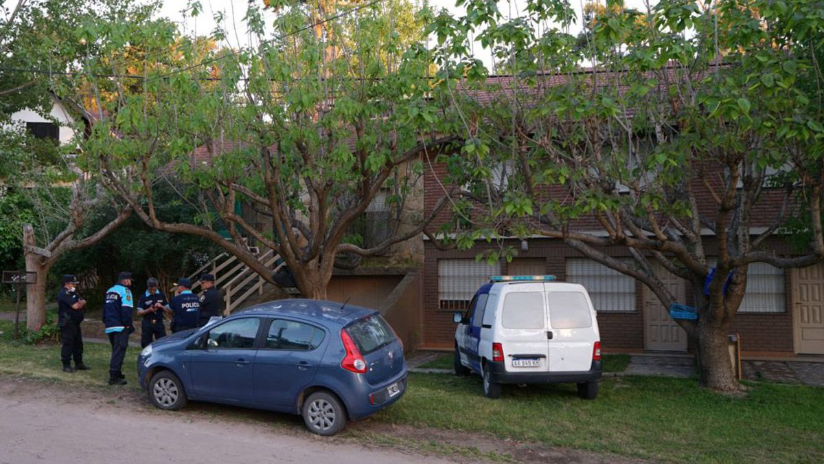 El jubilado fue asfixiado con una bufanda y un cable elefónico en su vivienda, en Villa Gesell, por cuatro hombres que ingresaron para robarle