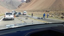 Dos motociclistas murieron al chocar de frente con una camioneta en la Ruta 7, en la Curva del Tiempo, cerca de Punta de Vacas.