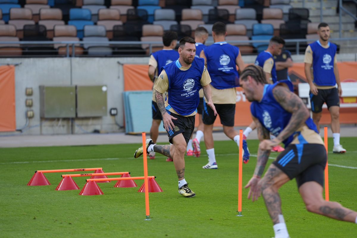 Lionel Messi se entren&oacute; antes del cruce de la Selecci&oacute;n argentina ante Ecuador por la Copa Am&eacute;rica.