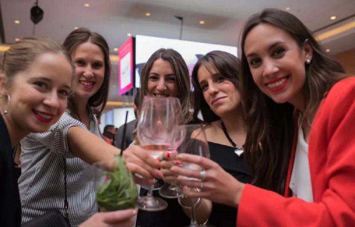 La feria tiene el apoyo del programa internacional Wine In Moderation que promueve el consumo responsable.