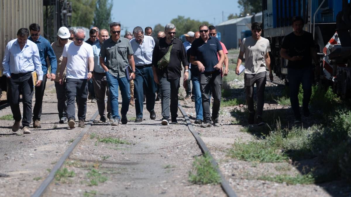 Fuerte interés de empresas argentinas y extranjeras por el Tren de Cercanías, a días de la apertura de ofertas