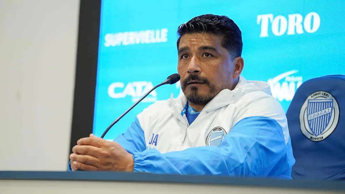 Omar Asad ya inici&oacute; su tercer ciclo como DT de Godoy Cruz.