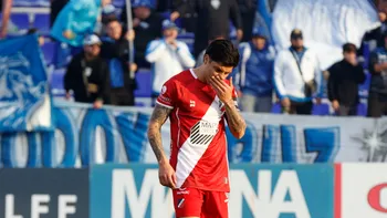 Cómo recibieron los hinchas de Godoy Cruz a Enzo Pérez en su regreso al Gambarte con la camiseta de Maipú