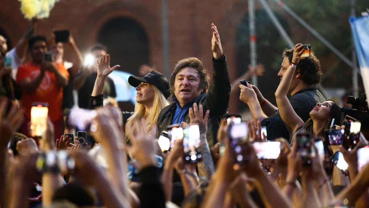 Milei estuvo acompañado de Patricia Bullrich y por Victoria Villaruel. Milei estuvo acompañado de Patricia Bullrich y por Victoria Villaruel.