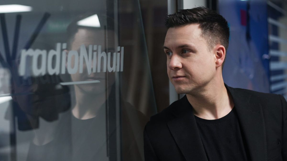 Julián Imazio invita en las siestas a escuchar su segunda temporada de Días Distintos por Nihuil. Julián Imazio invita en las siestas a escuchar su segunda temporada de Días Distintos por Nihuil.