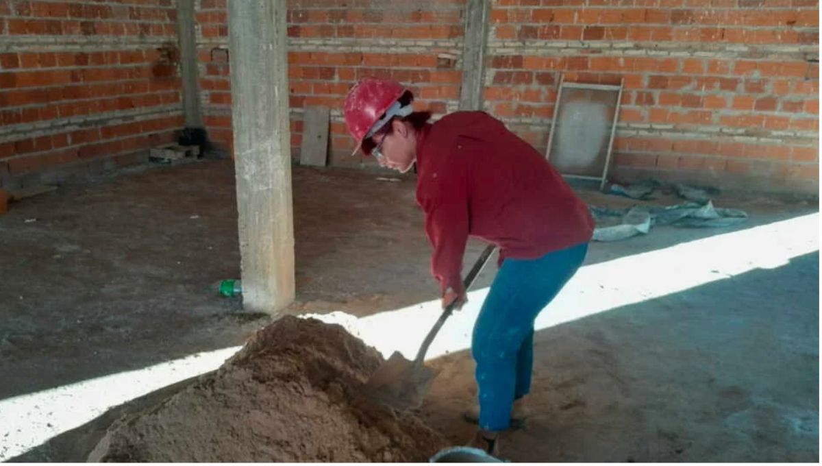 Compró el terreno para construir su casa, pero por una antena no pudo lograrlo. Compró el terreno para construir su casa, pero por una antena no pudo lograrlo.