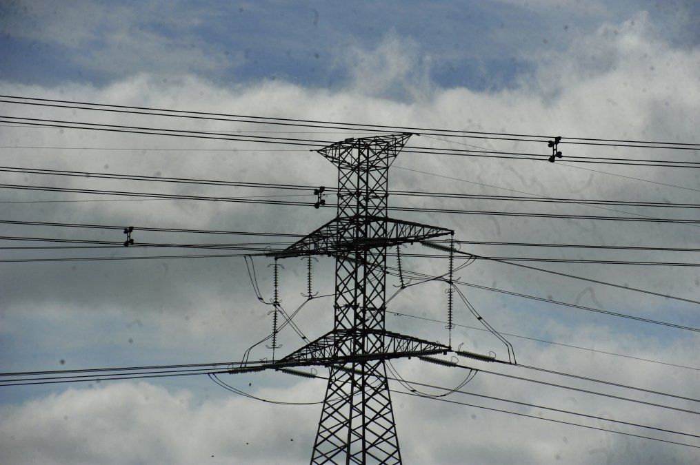 Debate público en el Concejo sobre el incremento de tarifas del sistema eléctrico