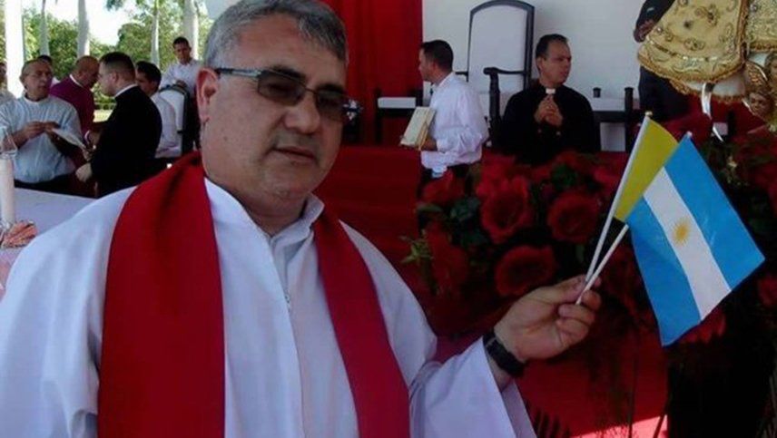 Condenaron a 16 años de cárcel a un cura, acusado de abusar de un niño y una niña