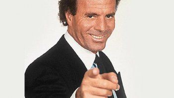 Estuvo en coma cuatro años y despertó; ahora canta canciones de Julio Iglesias