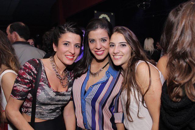 Sonrisas, noche y momentos con amigos