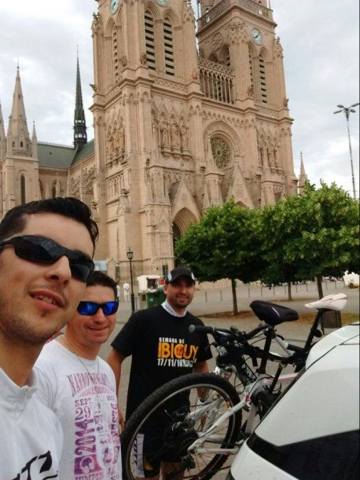 Ciclistas movilizados por la Fe salieron de Luján rumbo a Ibicuy