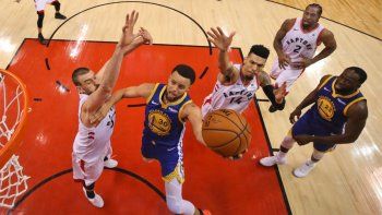 Los Raptors pegaron primero en la final de la NBA