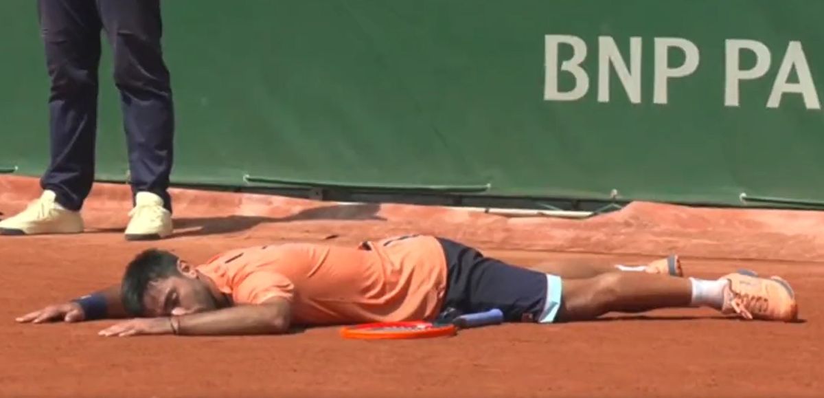 Genaro Olivieri, exhausto y emocionado, celebra su clasificación en Roland Garros Genaro Olivieri, exhausto y emocionado, celebra su clasificación en Roland Garros