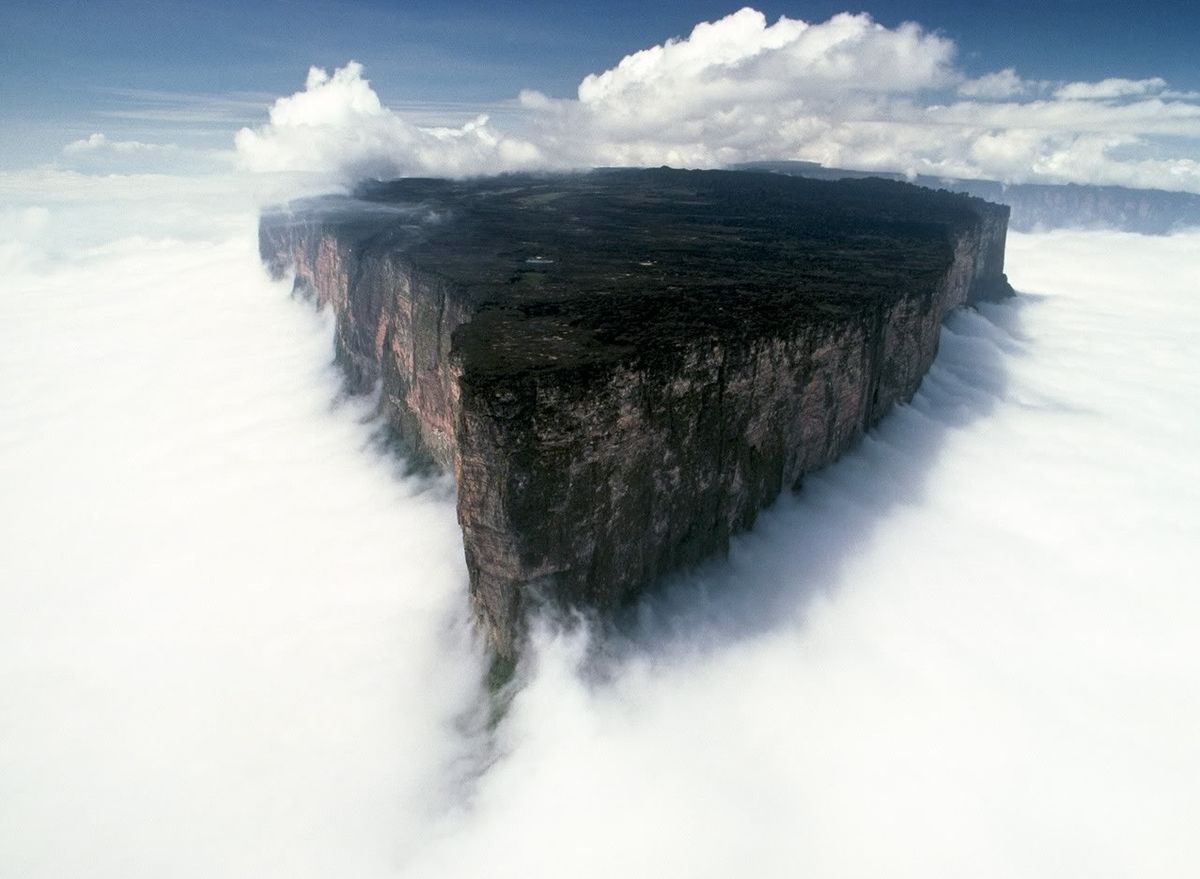 Monte Roraima, la asombrosa montaña de Venezuela que es un misterio e inspiró a la NASA Monte Roraima, la asombrosa montaña de Venezuela que es un misterio e inspiró a la NASA