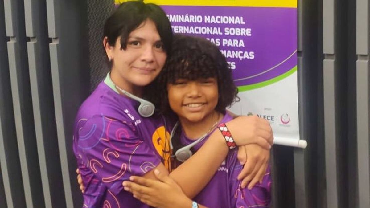 Mili, a la izquierda, junto a otra de las expositoras sobre la dignidad en la infancia, un seminario realizado en Brasil. Mili, a la izquierda, junto a otra de las expositoras sobre la dignidad en la infancia, un seminario realizado en Brasil.