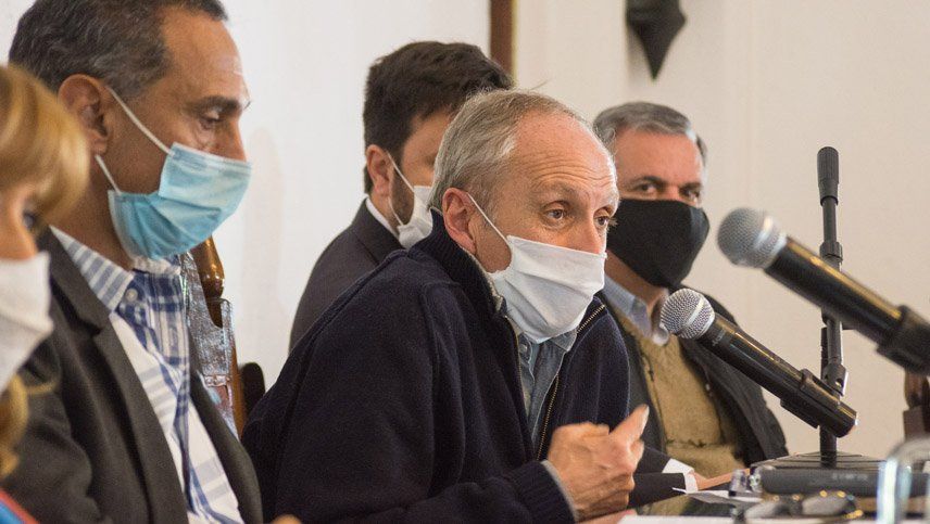 San Martín no retrocederá de fase y Rufeil dijo que el pico durará unos 40 días