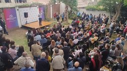 El ministro Luis Petri en un acto en Mendoza con la militancia de parte del radicalismo.