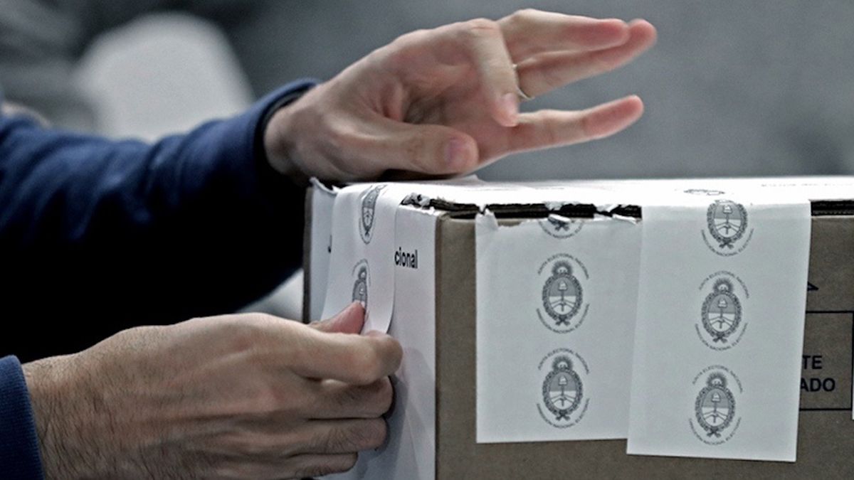 En la Argentina están habilitadas para votar en las elecciones PASO 34.330.557 personas.