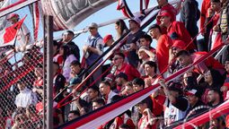 Los hinchas del Cruzado pudieron homanejear a un referente del club en los últimos años.