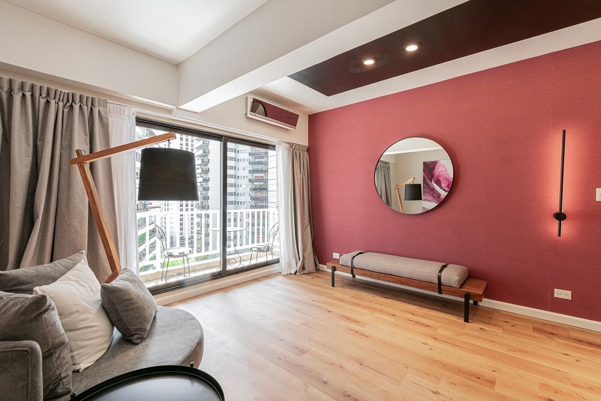 El hotel cuenta con 112 habitaciones espaciosas que se destacan por su confort. El hotel cuenta con 112 habitaciones espaciosas que se destacan por su confort.