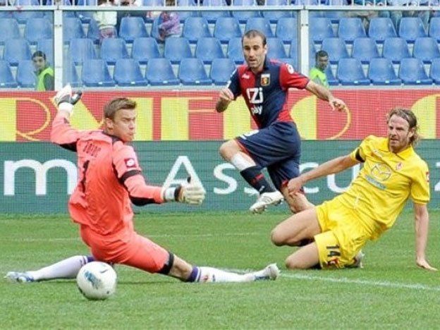Belluschi y Palacio anotaron en el empate de Genoa ante la Fiore