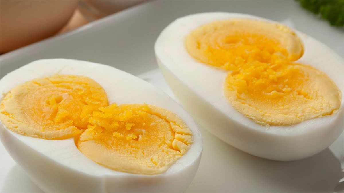 La mayoría desconoce el significado que tiene un huevo con dos yemas.