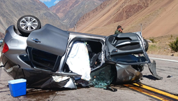 Dos personas murieron en un trágico accidente en la ruta 7 este lunes.