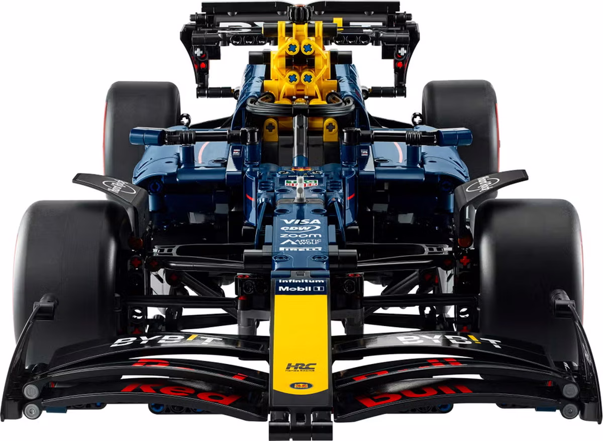 Este modelo es una pieza infaltable en la colección de cualquier fanático de la Fórmula 1. Este modelo es una pieza infaltable en la colección de cualquier fanático de la Fórmula 1.