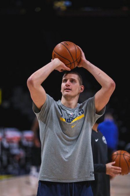 Los Denver Nuggets ya habían hecho la entrada en calor.