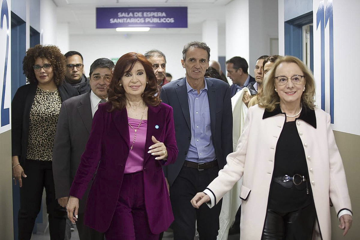 Cristina Kirchner junto a su cuñada Alicia Kirchner en un hospital de Río Gallegos. Cristina Kirchner junto a su cuñada Alicia Kirchner en un hospital de Río Gallegos.