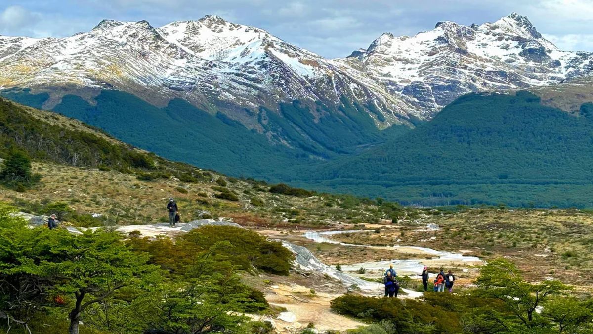 La caminata a la Laguna Esmeralda es recomendable hacerla en horas de la mañana, ya que las condiciones climáticas son mejores La caminata a la Laguna Esmeralda es recomendable hacerla en horas de la mañana, ya que las condiciones climáticas son mejores