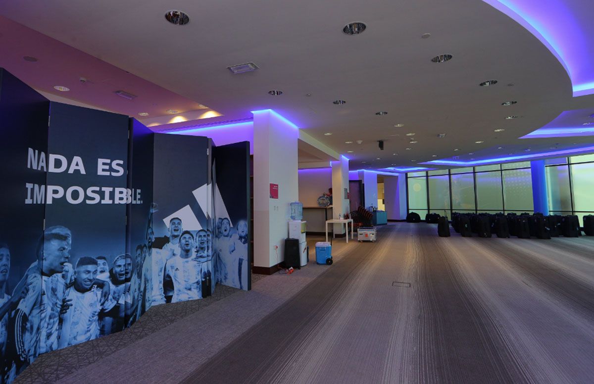 El edificio de la Universidad de Qatar fue ambientado como el predio de la AFA en Ezeiza