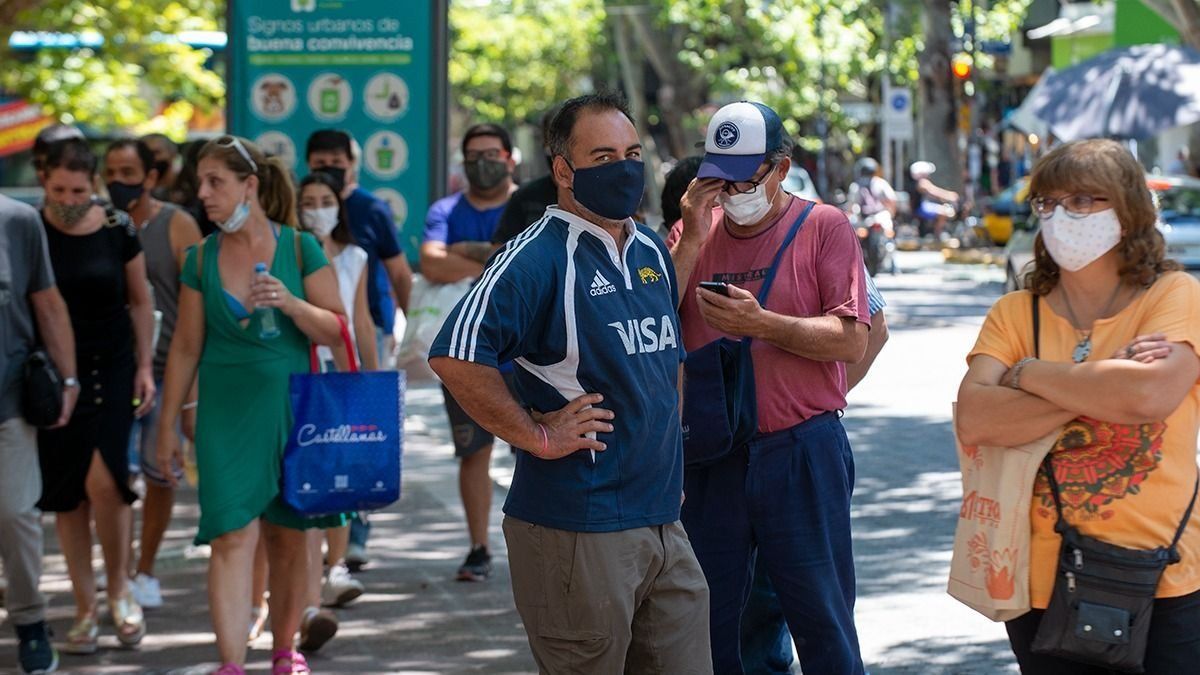 Actualmente los casos de Covid en Mendoza están bajando. Se espera que haya un aumento en el otoño.