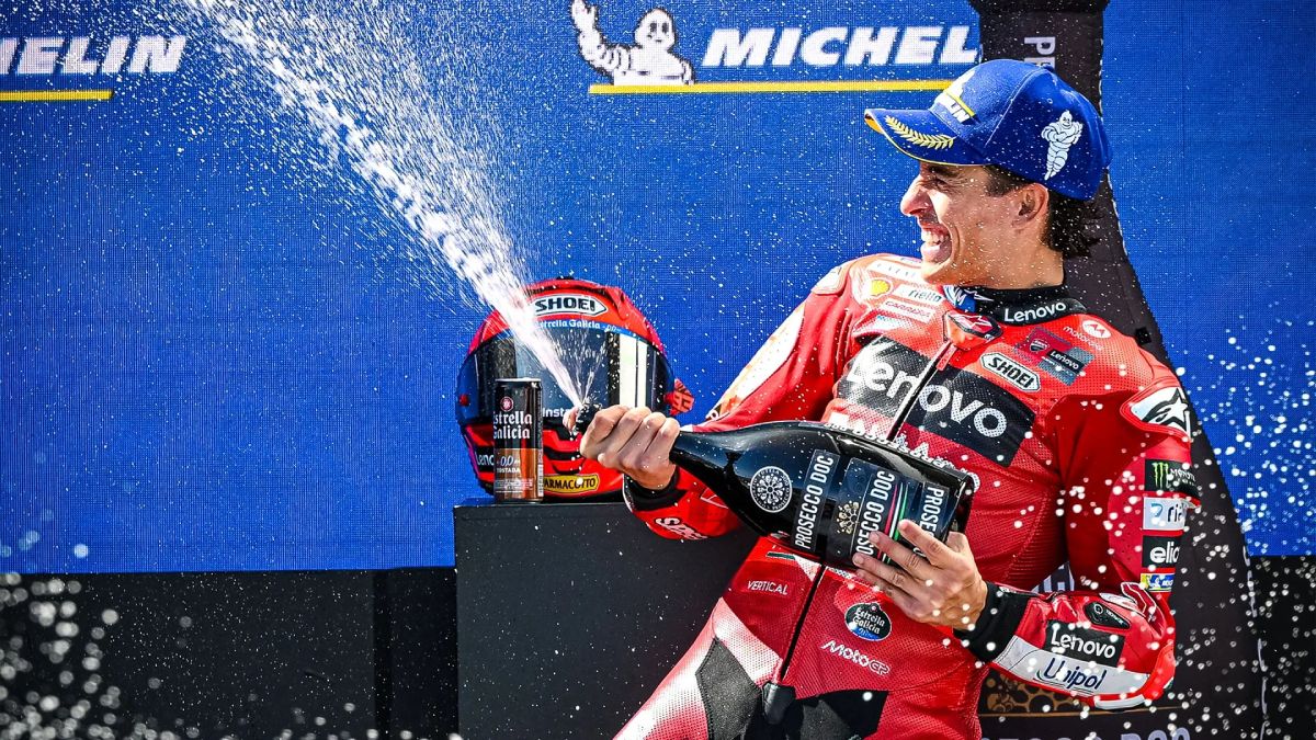 Marc Márquez sigue dominando en la temporada de MotoGP con números extraordinarios. ganó  Premio de Hungría con amplia ventaja.