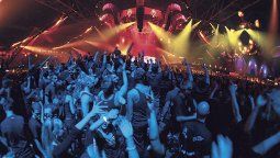 Un dramático video muestra el momento que uno de los jóvenes se descompone en la fiesta Time Warp