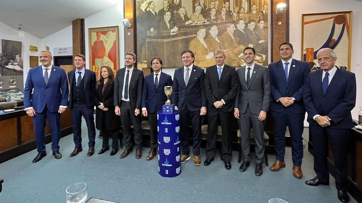 Las autoridades que representan a Argentina, Uruguay, Paraguay y Chile estuvieron en el estadio Centenario junto al titular de la Conmebol, Alejandro Domínguez.