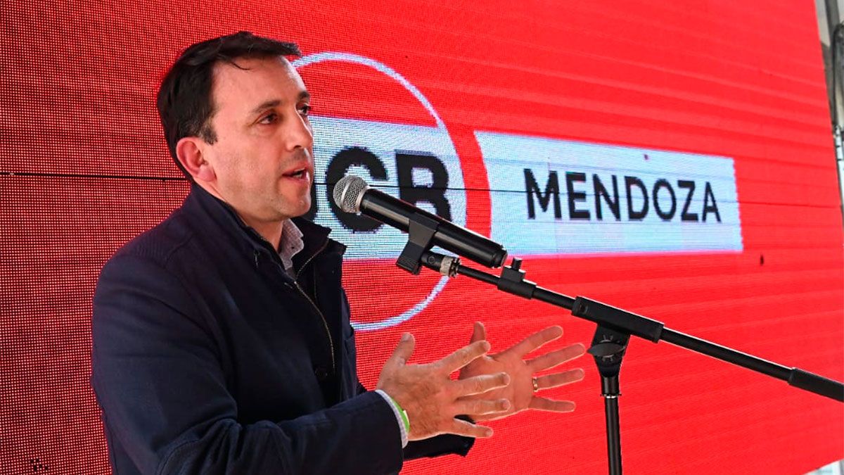 Tadeo García Zalazar tiene 46 años. Es licenciado en Ciencias Políticas y fue el mejor promedio de su promoción. 