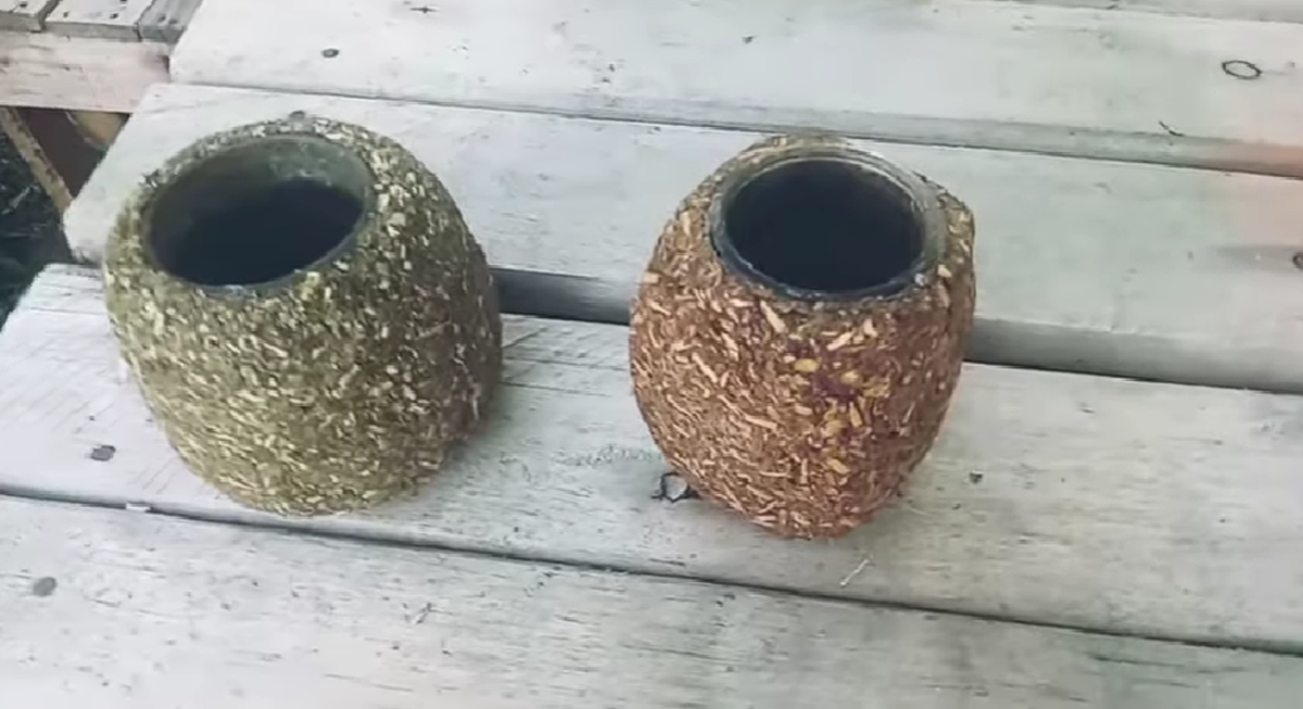 Así de fácil podrás tener tu mate con yerba reciclada. Así de fácil podrás tener tu mate con yerba reciclada.