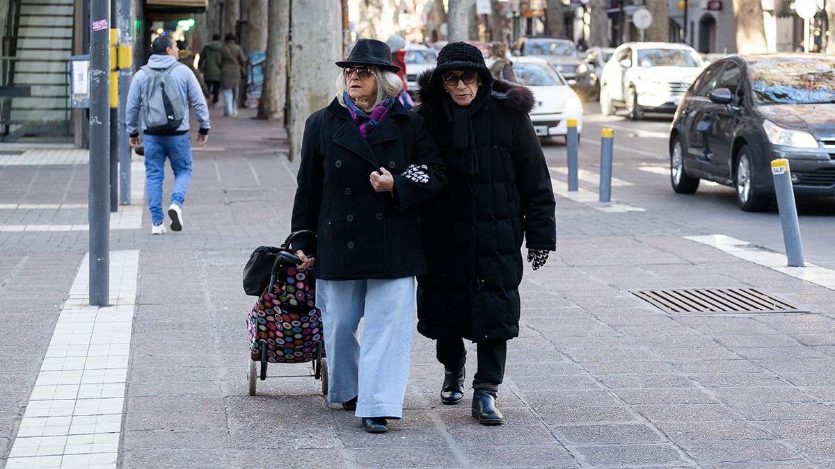 El pronóstico del tiempo en Mendoza anticipó días de invierno para la próxima semana. Este jueves comienza a descender la temperatura. El pronóstico del tiempo en Mendoza anticipó días de invierno para la próxima semana. Este jueves comienza a descender la temperatura.