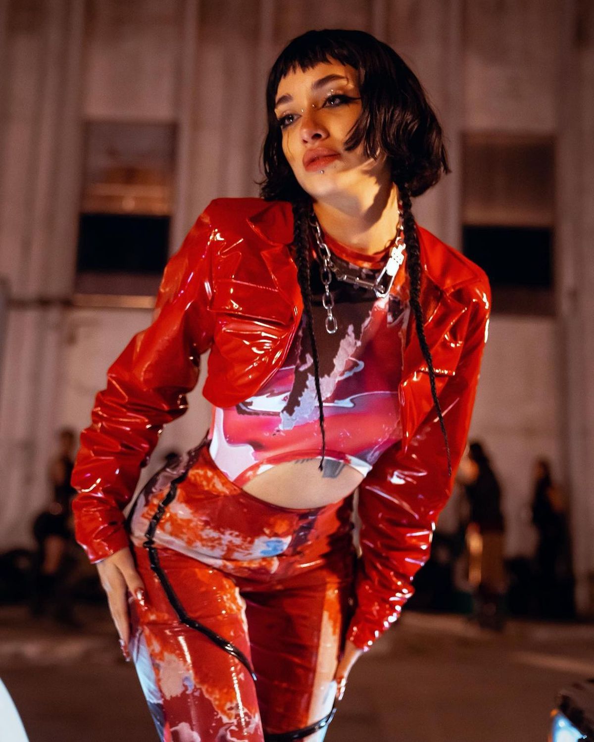 María Becerra apostó por un look de látex para AUTOMATICO.