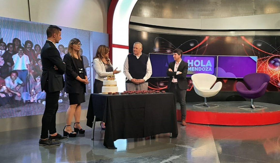 Laura Carbonari y Marcelo Romanello fueron los invitados de Hola Mendoza.
